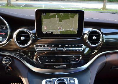 Mercedes-VClass-6Seater-01